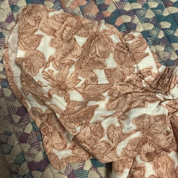 2/$25 Abercrombie & Fitch Floral Linen Crop Top - Picture 4 of 8
